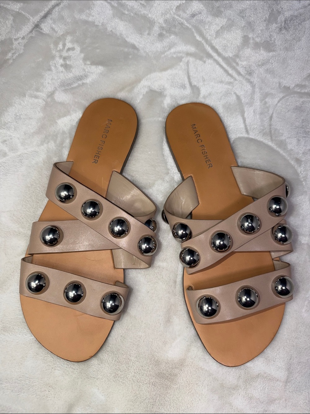 Marc Fisher Nude Studded Slide Sandals Leather Slip On Flat Sandals Women’s